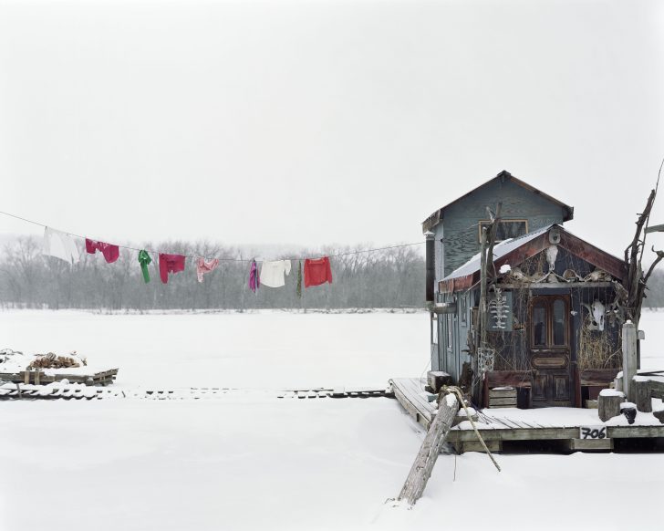 Sleeing by the Mississippi 2002 © Alec SothMagnum Photos