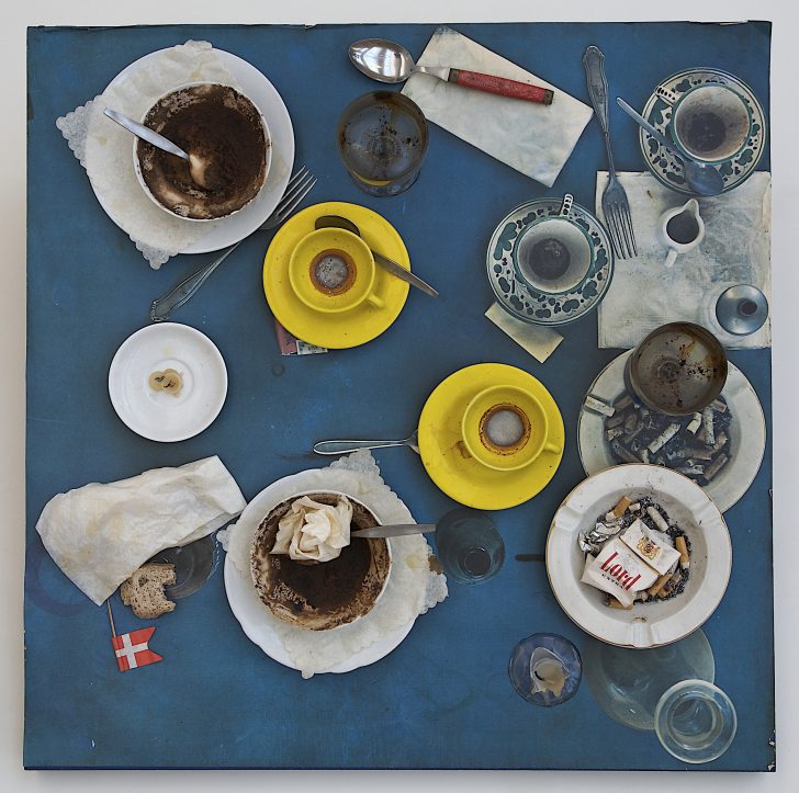 Daniel Spoerri Tableau piege © Daniel Spoerri und Bildrecht Wien 2021 Foto © Kunstpalast ARTOTHEK