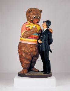 jeff koons bear and policeman 1988 kunstmuseum wolfburg c jeff koons