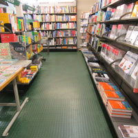 INTU Books - Bewegungsflächen und Verkaufsregale