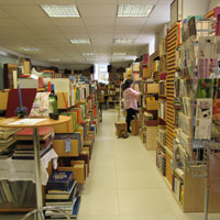 Bücherecke BeLLeArTi - Bewegungsflächen und Verkaufsregale