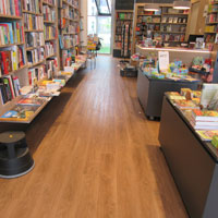 Seeseiten Buchhandlung - Bewegungsflächen und Verkaufsregale