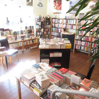 Buchhandlung in Mauer - Bewegungsflächen und Verkaufsregale