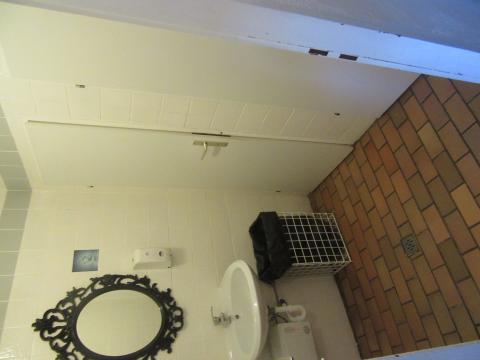 Waschbecken Damen Toilette